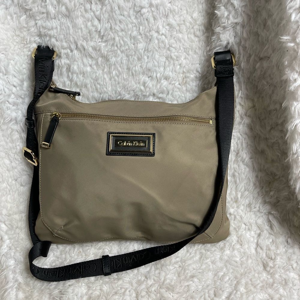 Calvin Klein Khaki Nylon Belfast Messenger crossbody bag black logo strap